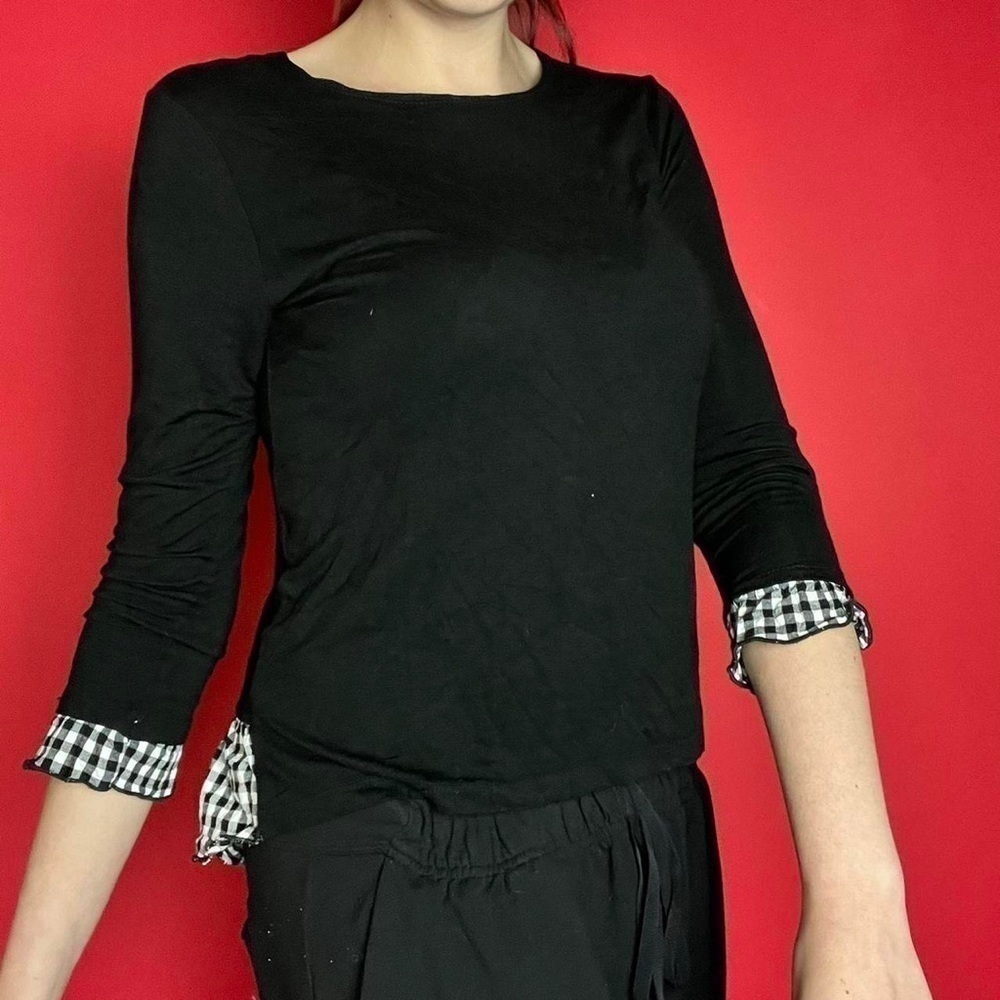 Black mid sleeve with checkered accents 🤍🖤